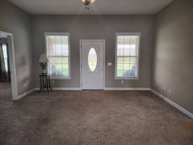 597 Long Creek Rd, Lafayette, TN 37083