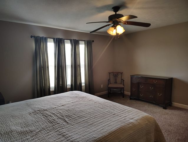 597 Long Creek Rd, Lafayette, TN 37083