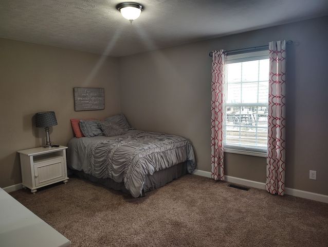 597 Long Creek Rd, Lafayette, TN 37083