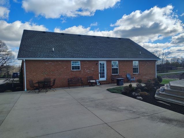 597 Long Creek Rd, Lafayette, TN 37083