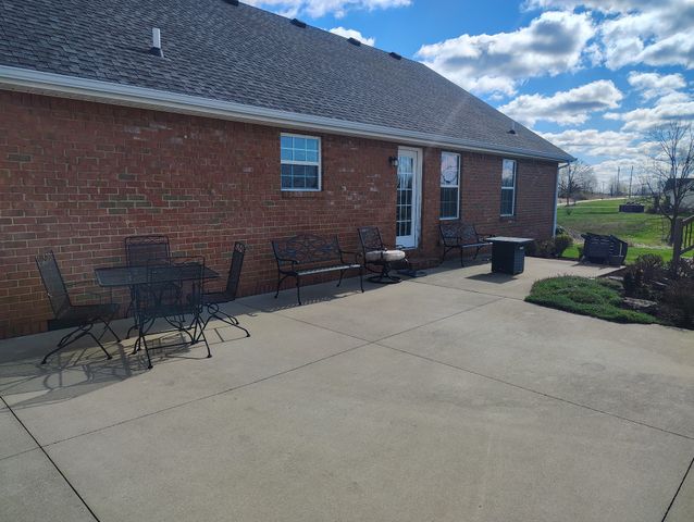 597 Long Creek Rd, Lafayette, TN 37083