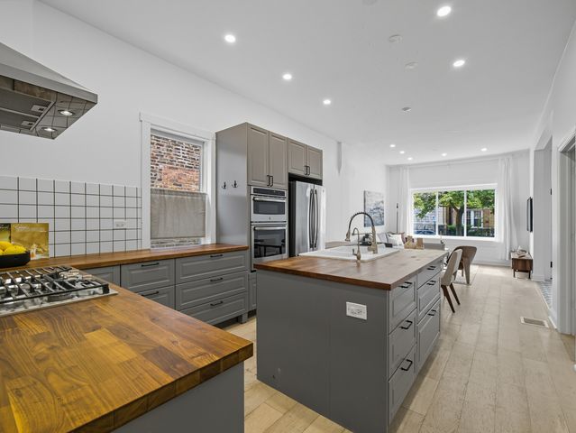 3306 W Le Moyne Street, Chicago, IL 60651