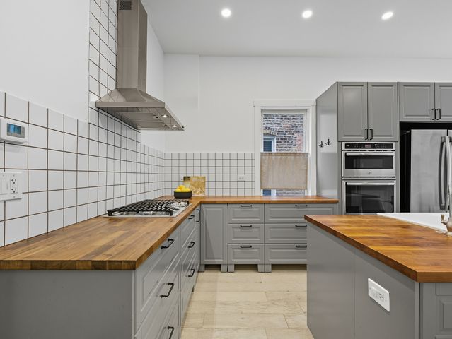 3306 W Le Moyne Street, Chicago, IL 60651