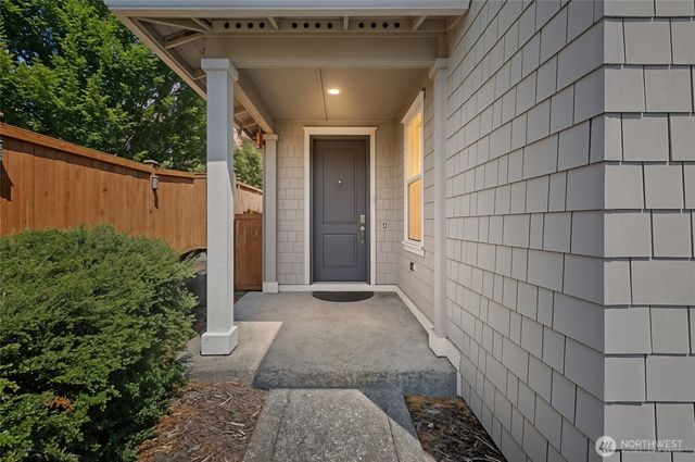 2412 NE Boulderstone Court, Poulsbo, WA 98370