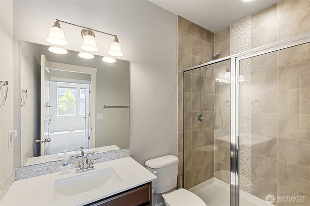 2412 NE Boulderstone Court, Poulsbo, WA 98370