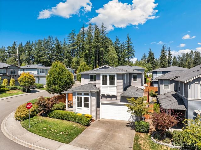 2412 NE Boulderstone Court, Poulsbo, WA 98370