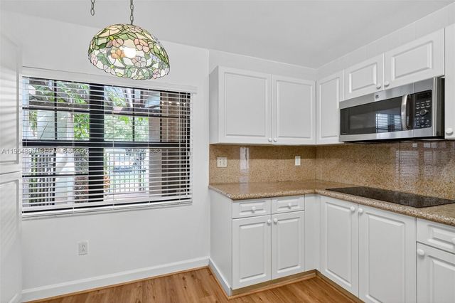 13702 SW 101st Ter, Miami, FL 33186