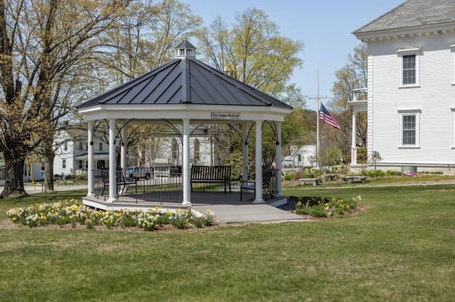 1003 School Street, Dunbarton, NH 03046