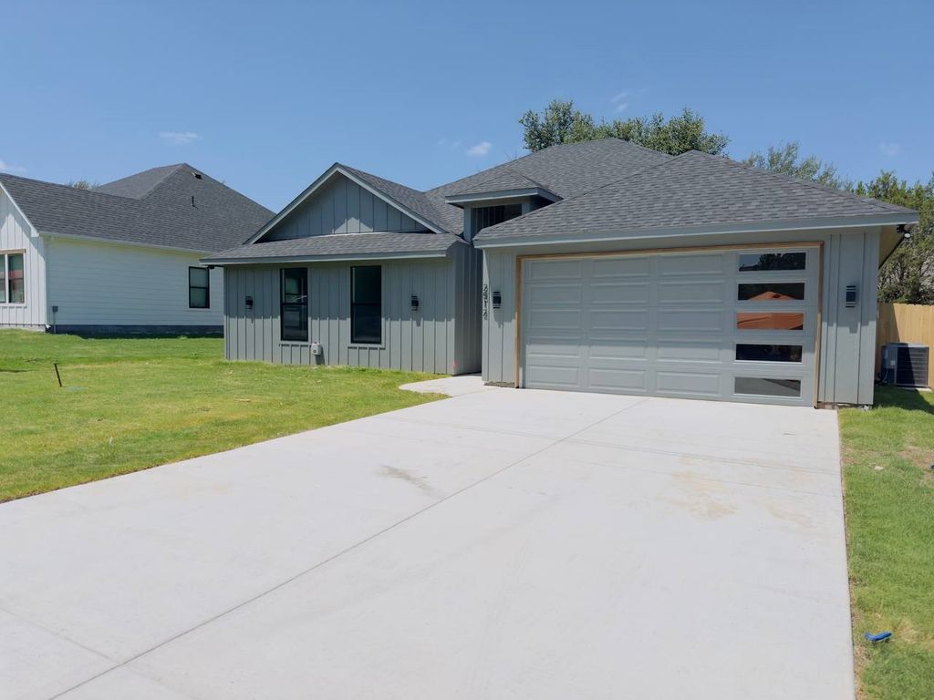 2512 San Gabriel Drive, Granbury, TX 76048