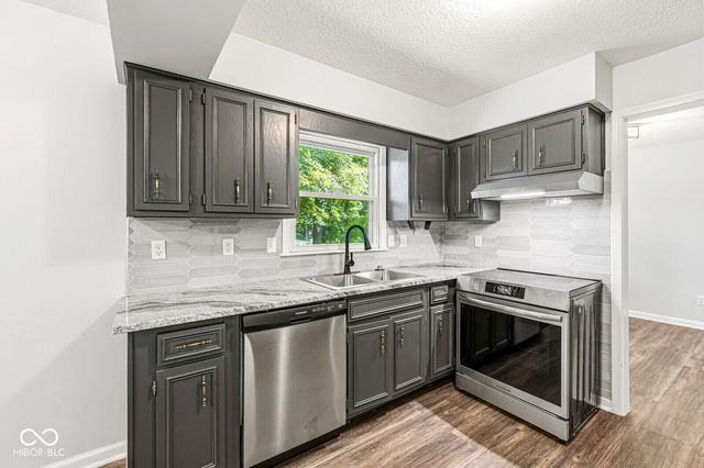 24 Hilltop, Danville, IN 46122