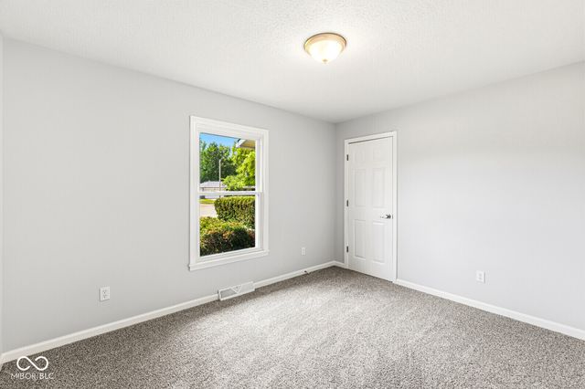 24 Hilltop, Danville, IN 46122