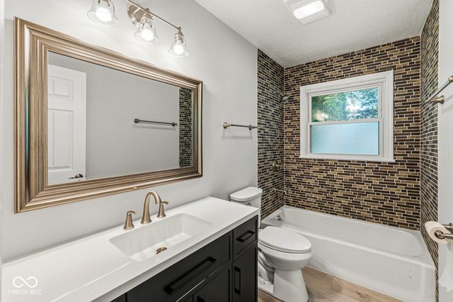24 Hilltop, Danville, IN 46122