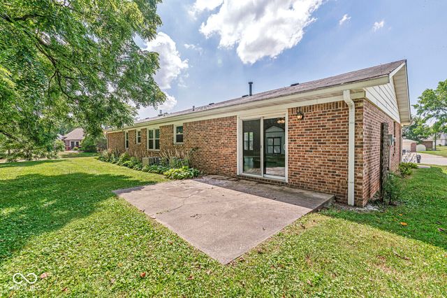 24 Hilltop, Danville, IN 46122