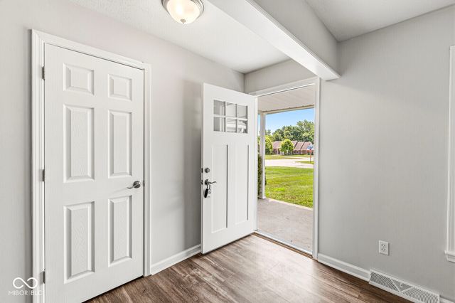 24 Hilltop, Danville, IN 46122
