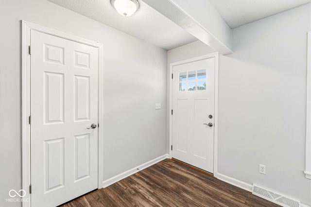 24 Hilltop, Danville, IN 46122