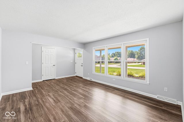 24 Hilltop, Danville, IN 46122