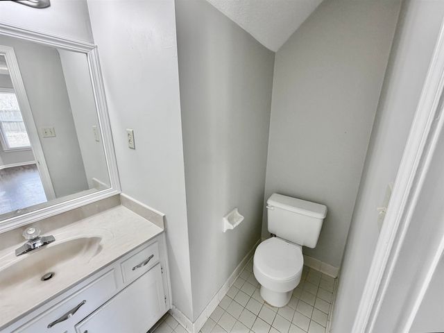 9329 CURLING POND LN, Lakeland, TN 38002