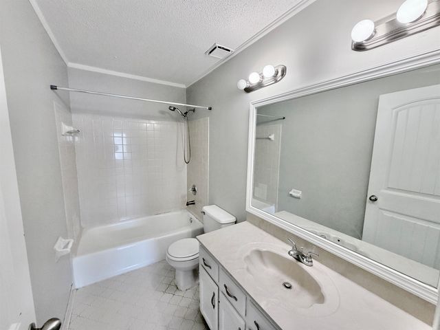 9329 CURLING POND LN, Lakeland, TN 38002