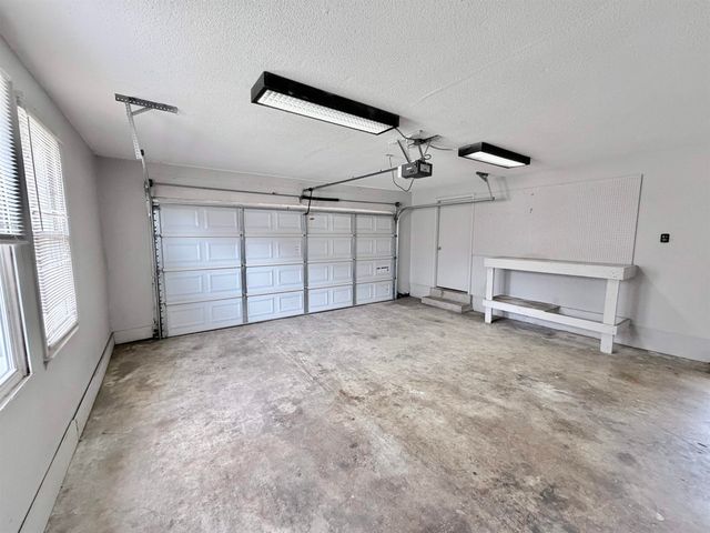 9329 CURLING POND LN, Lakeland, TN 38002