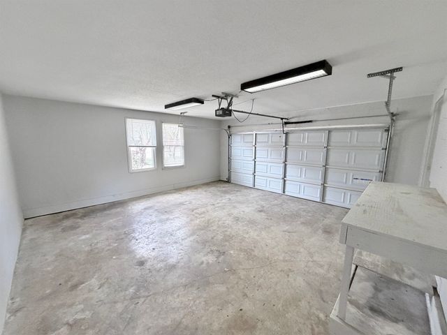 9329 CURLING POND LN, Lakeland, TN 38002