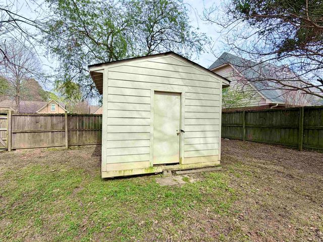 9329 CURLING POND LN, Lakeland, TN 38002