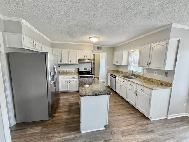 9329 CURLING POND LN, Lakeland, TN 38002