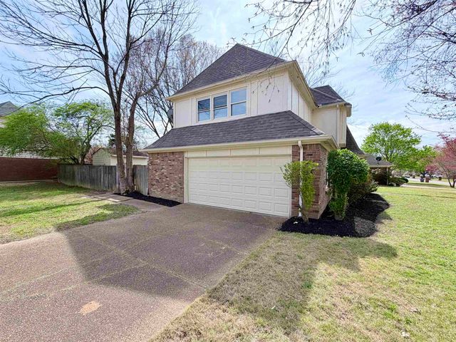 9329 CURLING POND LN, Lakeland, TN 38002