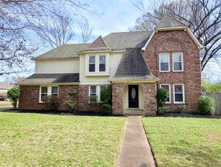 9329 CURLING POND LN, Lakeland, TN 38002