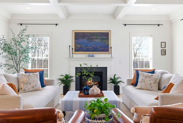 29 Rawson Farm Rd, Mendon, MA 01756