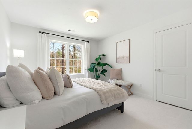 29 Rawson Farm Rd, Mendon, MA 01756