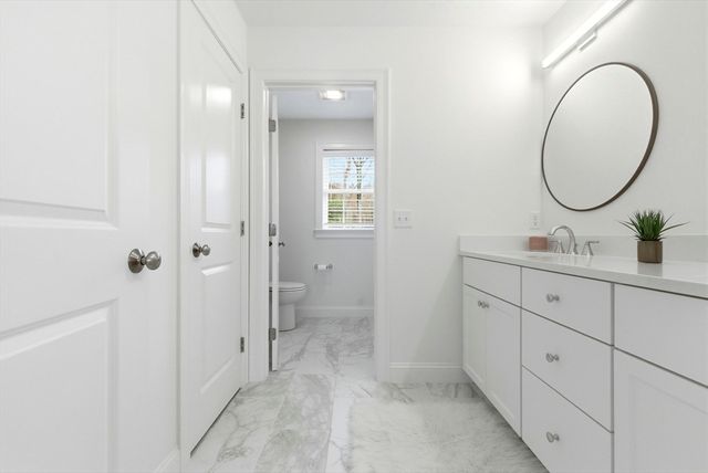 29 Rawson Farm Rd, Mendon, MA 01756