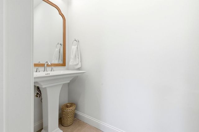 29 Rawson Farm Rd, Mendon, MA 01756