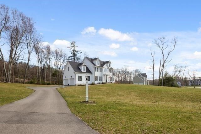29 Rawson Farm Rd, Mendon, MA 01756