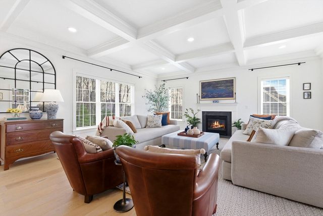 29 Rawson Farm Rd, Mendon, MA 01756