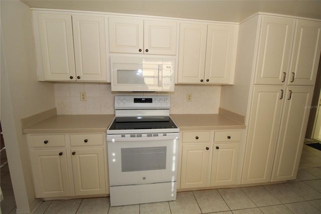 301 BRYCE COURT, Sun City Center, FL 33573
