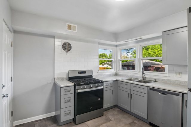 8316 Columbia Avenue, Munster, IN 46321