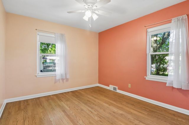 8316 Columbia Avenue, Munster, IN 46321