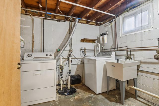 8316 Columbia Avenue, Munster, IN 46321