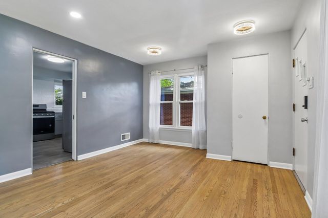 8316 Columbia Avenue, Munster, IN 46321