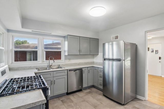 8316 Columbia Avenue, Munster, IN 46321