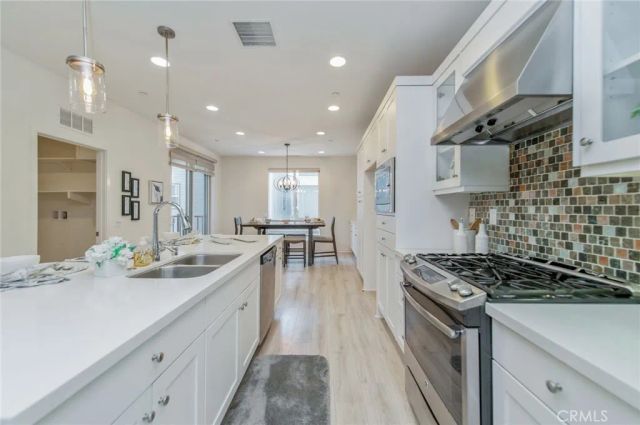 1007 Somerton, Costa Mesa, CA 92627