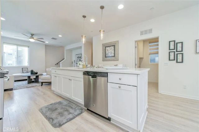 1007 Somerton, Costa Mesa, CA 92627