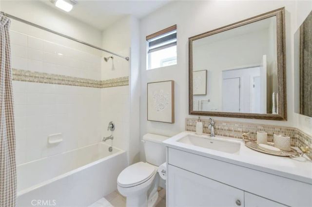 1007 Somerton, Costa Mesa, CA 92627