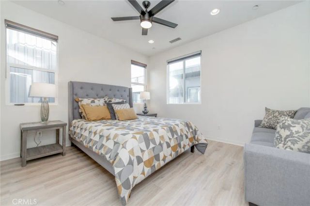 1007 Somerton, Costa Mesa, CA 92627