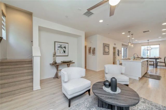 1007 Somerton, Costa Mesa, CA 92627
