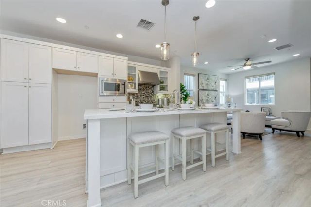 1007 Somerton, Costa Mesa, CA 92627
