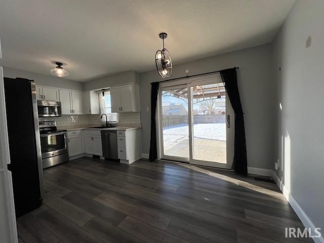 12925 Country Shoal Lane, Grabill, IN 46741