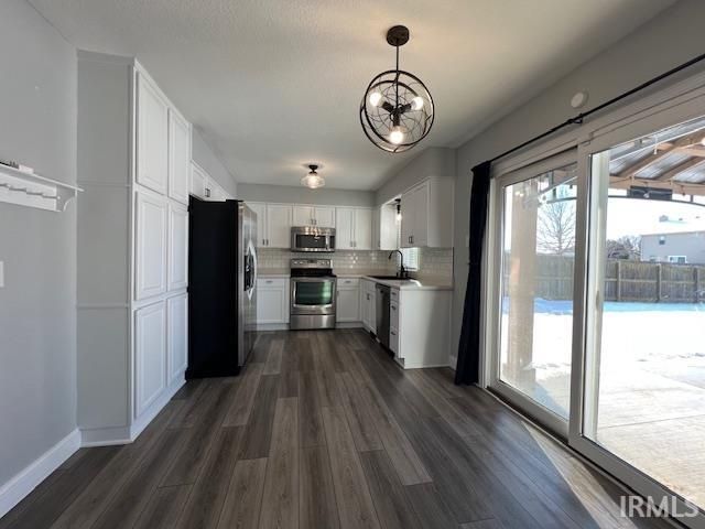 12925 Country Shoal Lane, Grabill, IN 46741