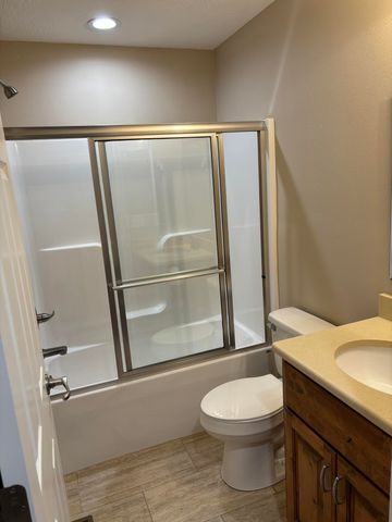 1107 Woodland Ridge Drive, Monett, MO 65708