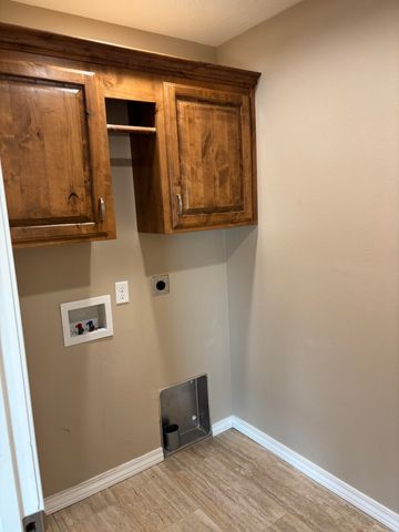 1107 Woodland Ridge Drive, Monett, MO 65708